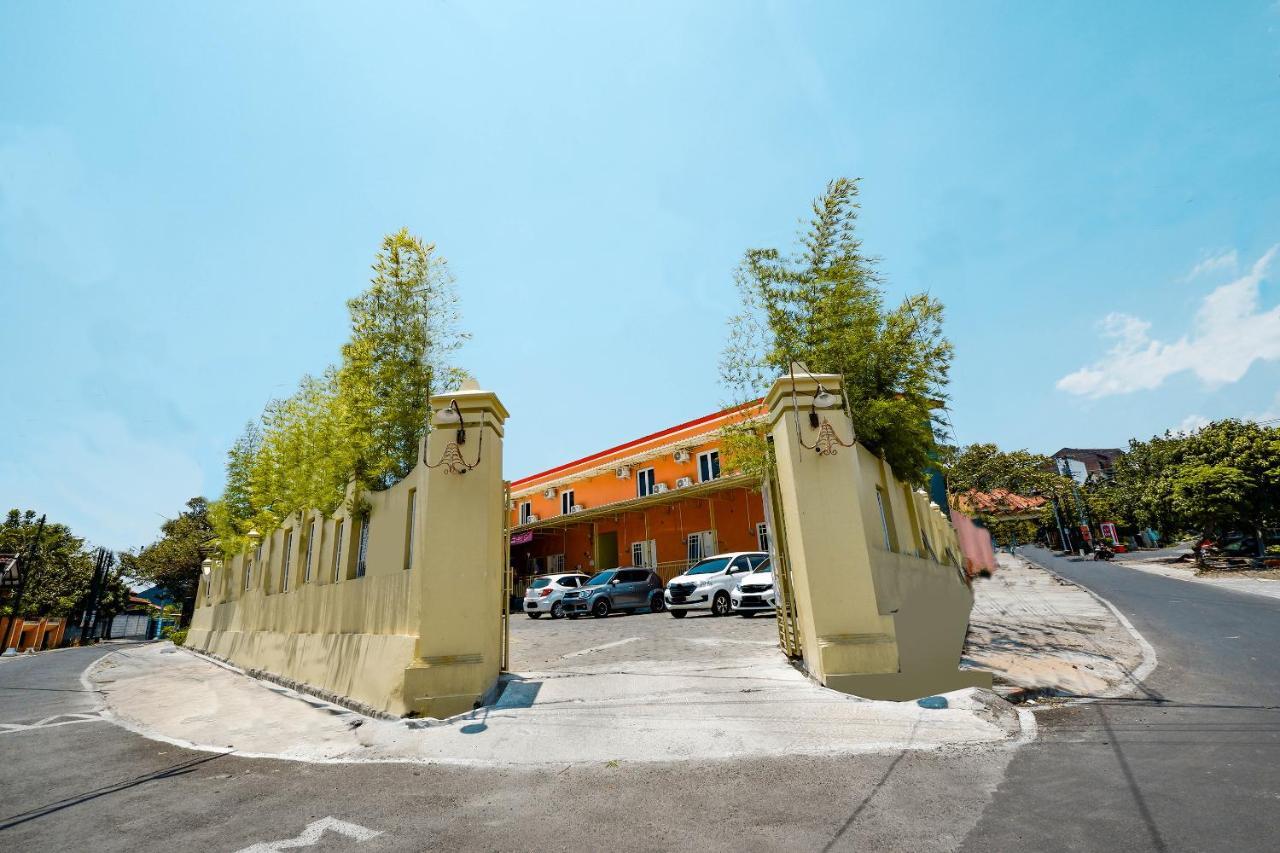 Oyo 1835 Kostel Wood Ξενοδοχείο Σεμαράνγκ Εξωτερικό φωτογραφία
